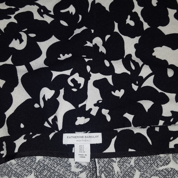 Black and white abstract floral top - Picture 5 of 5
